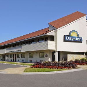 Days Inn By Wyndham Overland Park